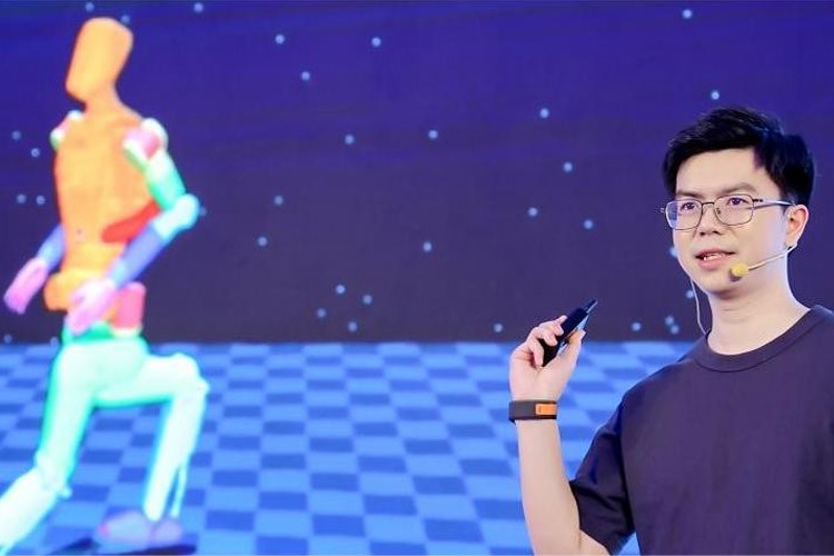 天才少年稚晖君XKTY.COM机器人走路进场！AI模型做大脑，目标售价20万以内